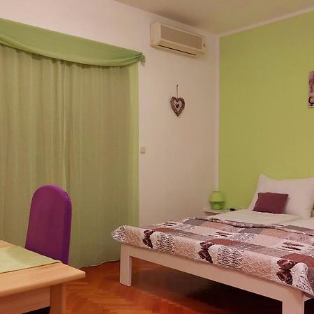 Istranova Apartments Ровинь Экстерьер фото