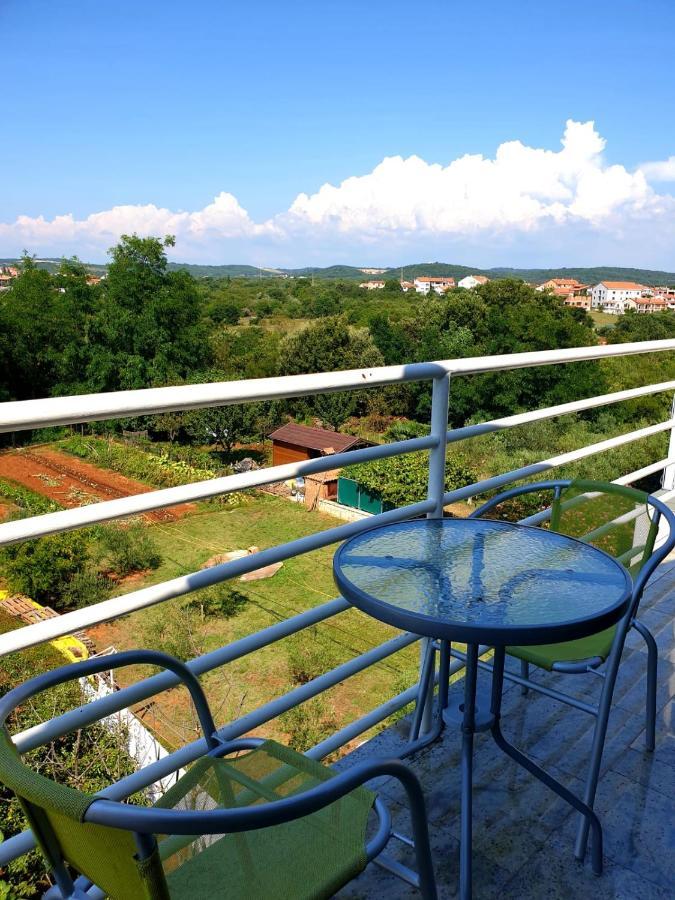 Istranova Apartments Ровинь Экстерьер фото