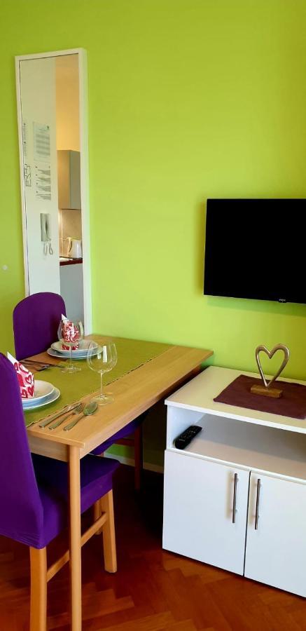 Istranova Apartments Ровинь Экстерьер фото