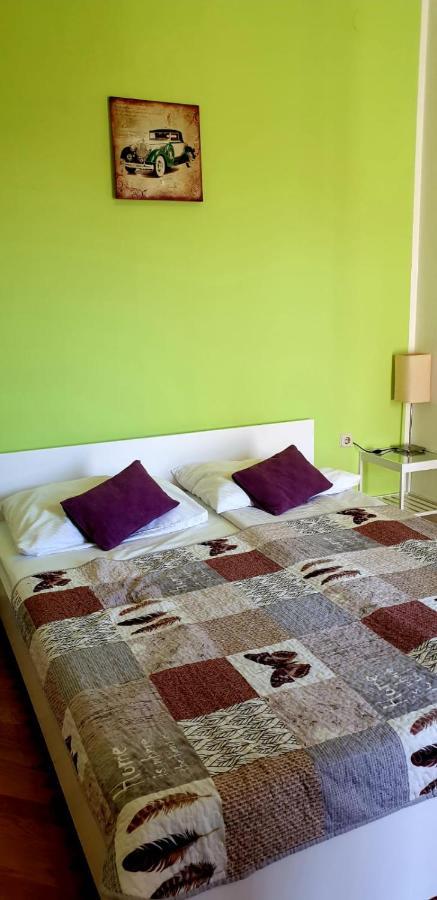 Istranova Apartments Ровинь Экстерьер фото