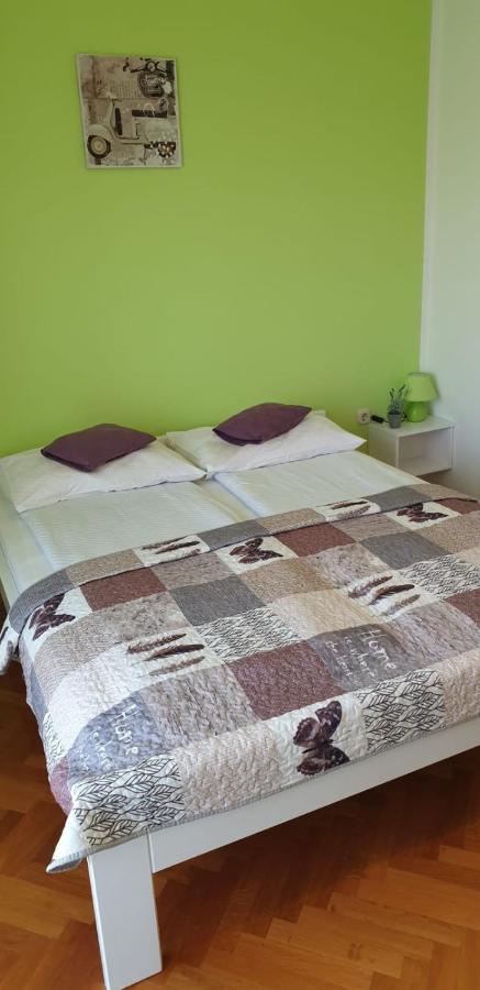 Istranova Apartments Ровинь Экстерьер фото
