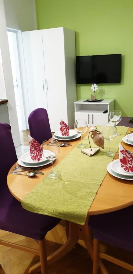 Istranova Apartments Ровинь Экстерьер фото