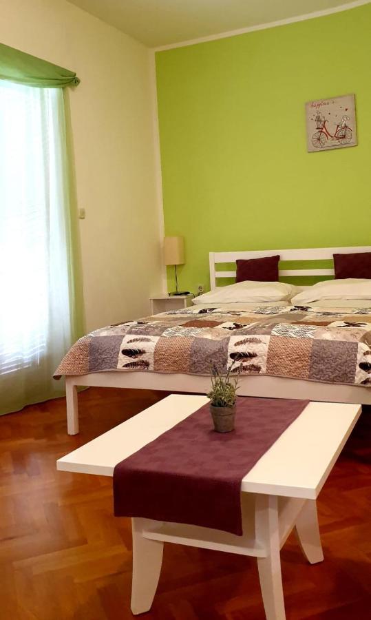 Istranova Apartments Ровинь Экстерьер фото