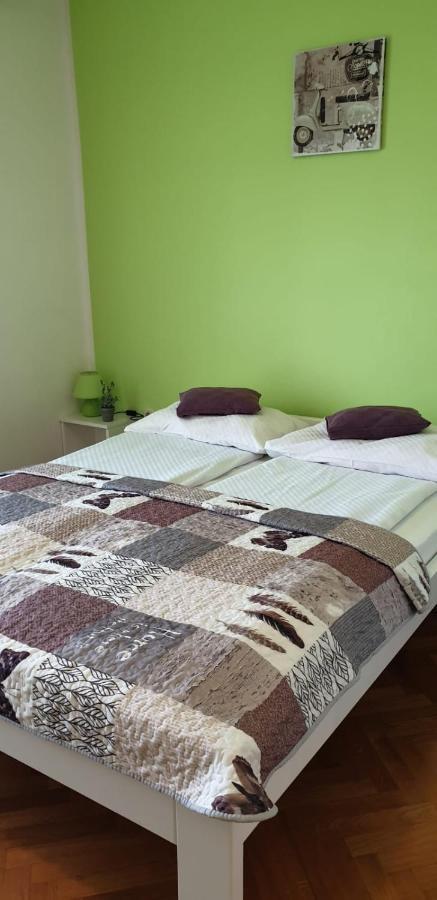 Istranova Apartments Ровинь Экстерьер фото