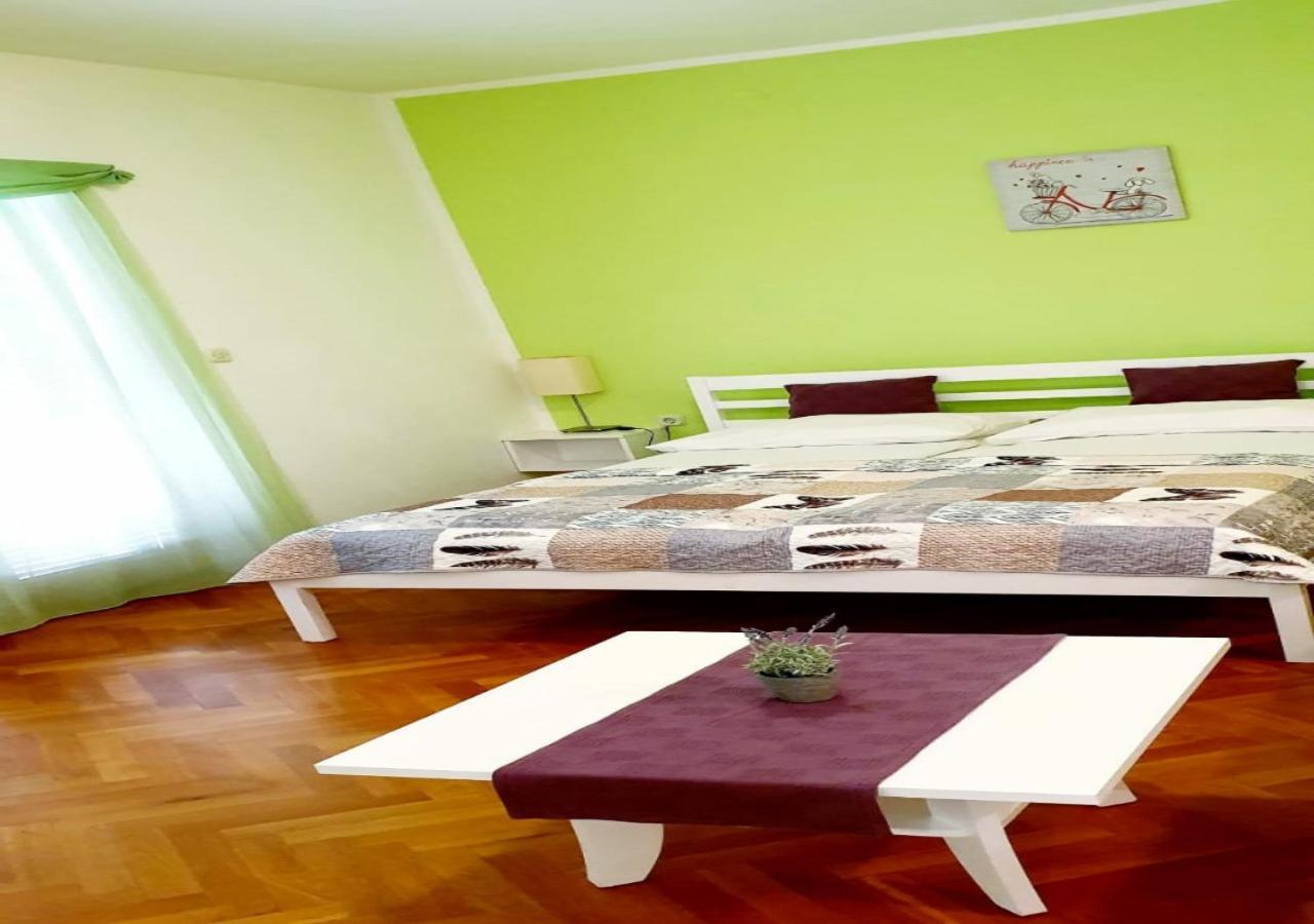 Istranova Apartments Ровинь Экстерьер фото
