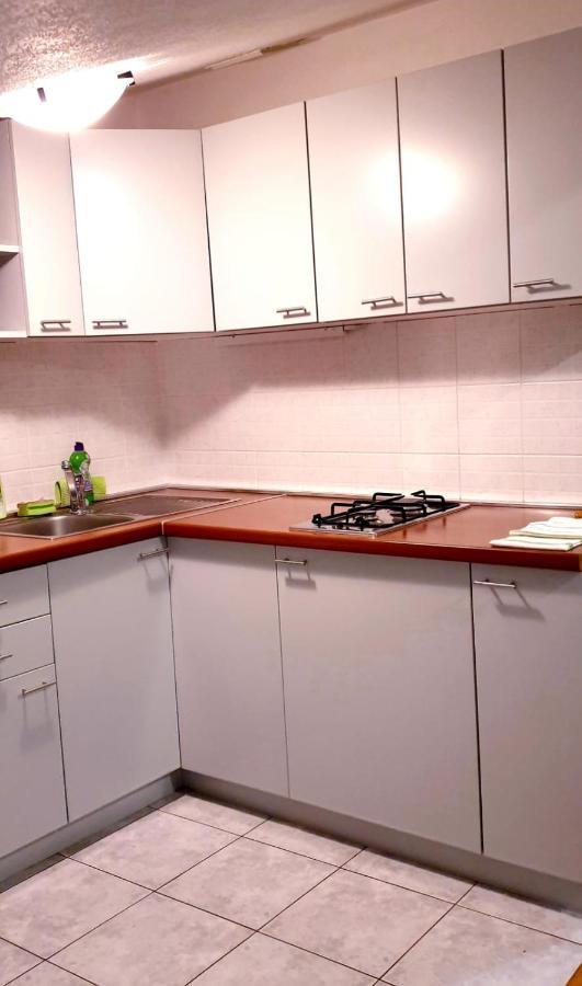 Istranova Apartments Ровинь Экстерьер фото