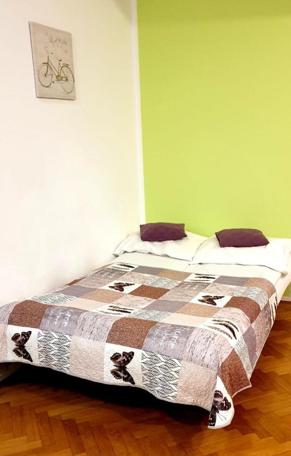 Istranova Apartments Ровинь Экстерьер фото