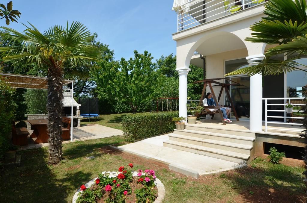 Istranova Apartments Ровинь Экстерьер фото