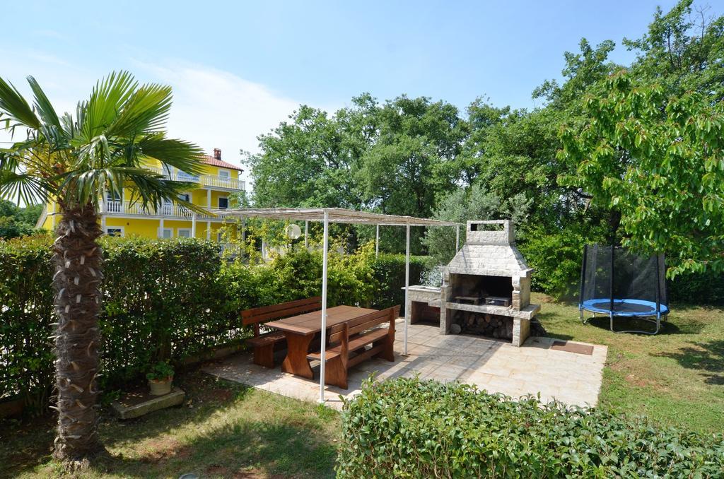 Istranova Apartments Ровинь Экстерьер фото