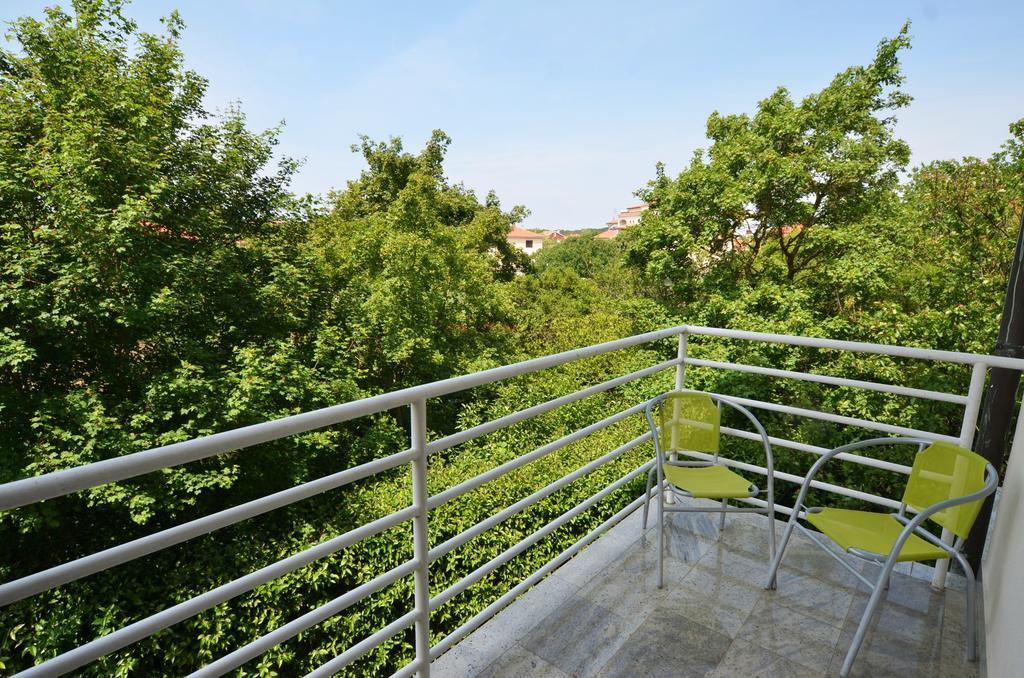 Istranova Apartments Ровинь Экстерьер фото